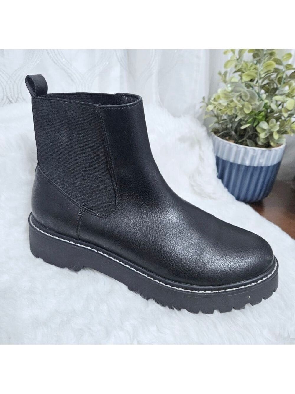 DOLCE VITA Lobera Black Faux Leather Ankle Boots Sz 8 - Picture 3 of 7